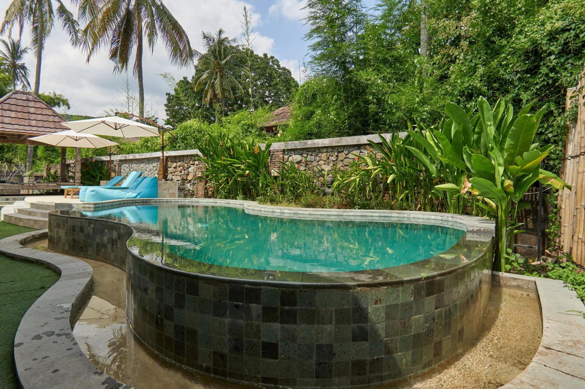 Attara Inn Senggigi Bagian luar foto